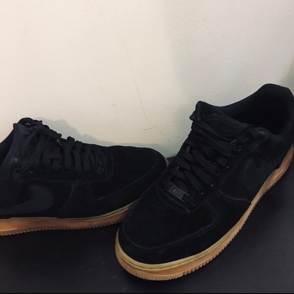 Air Force 1s Lowe Black Gum - Picture 3 of 3
